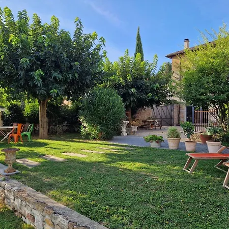 Domaine De Famille Aux Deux Vieux Platanes 别墅
