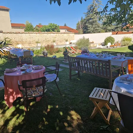 Villa Domaine De Famille Aux Deux Vieux Platanes Saint-Germain-au-Mont-dʼOr